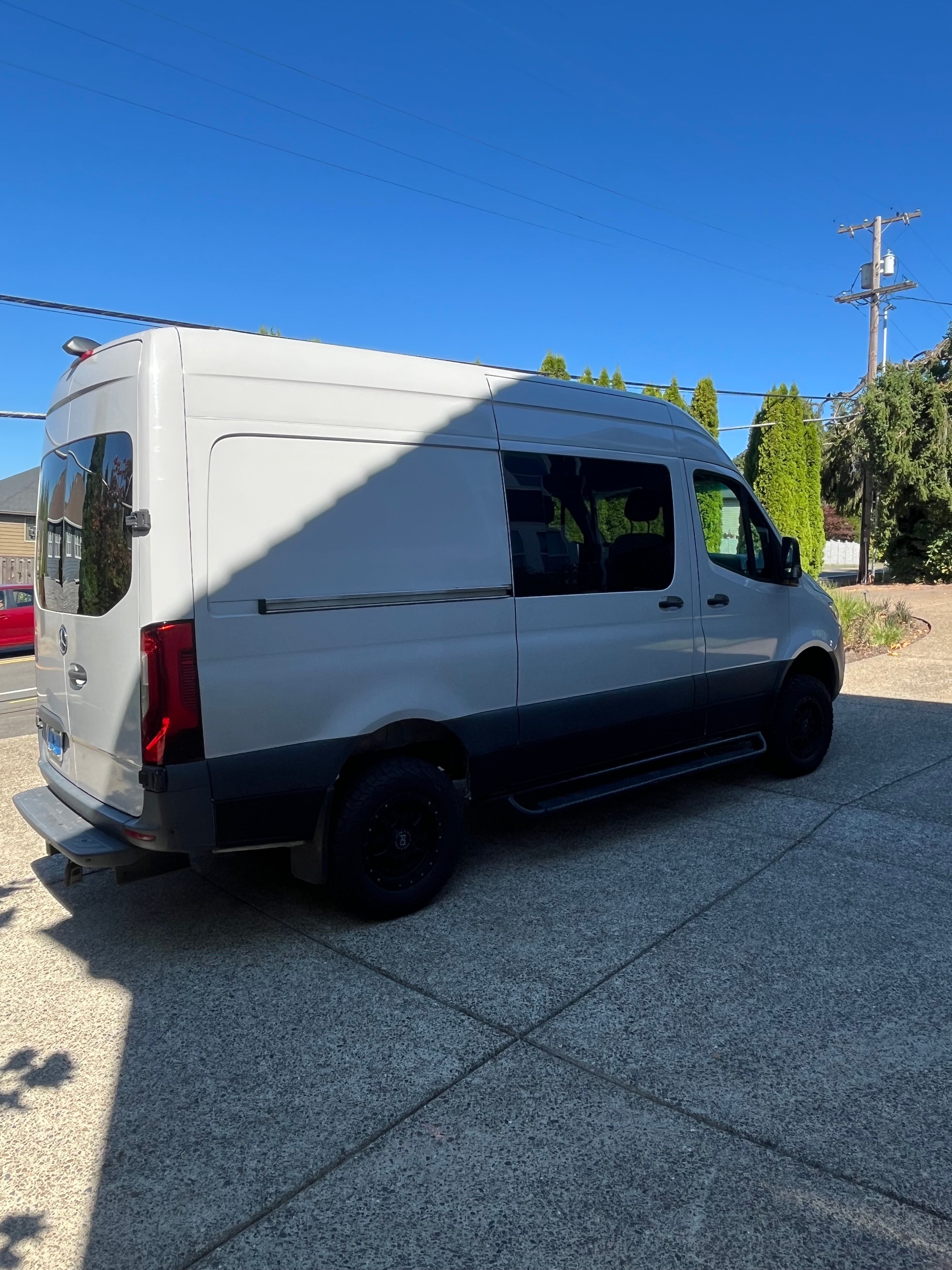Used 2020 Mercedes-Benz Sprinter 2500 image 2