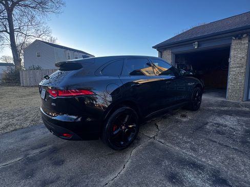 Used 2017 Jaguar F-PACE R-Sport image 8