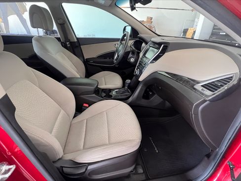 Used 2018 Hyundai Santa Fe SE AWD/4WD image 10