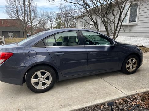 Used 2013 Chevrolet Cruze LT image 2
