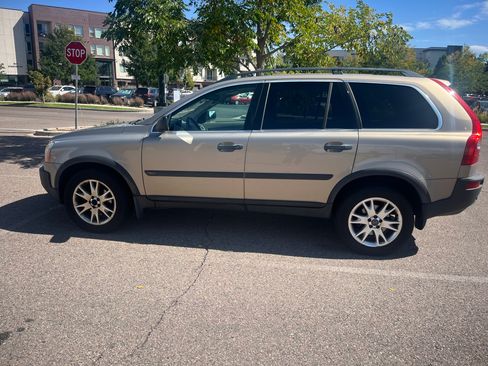 Used 2004 Volvo XC90 T6 AWD/4WD image 1