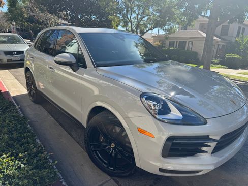 Used 2022 Porsche Cayenne Platinum Edition image 6