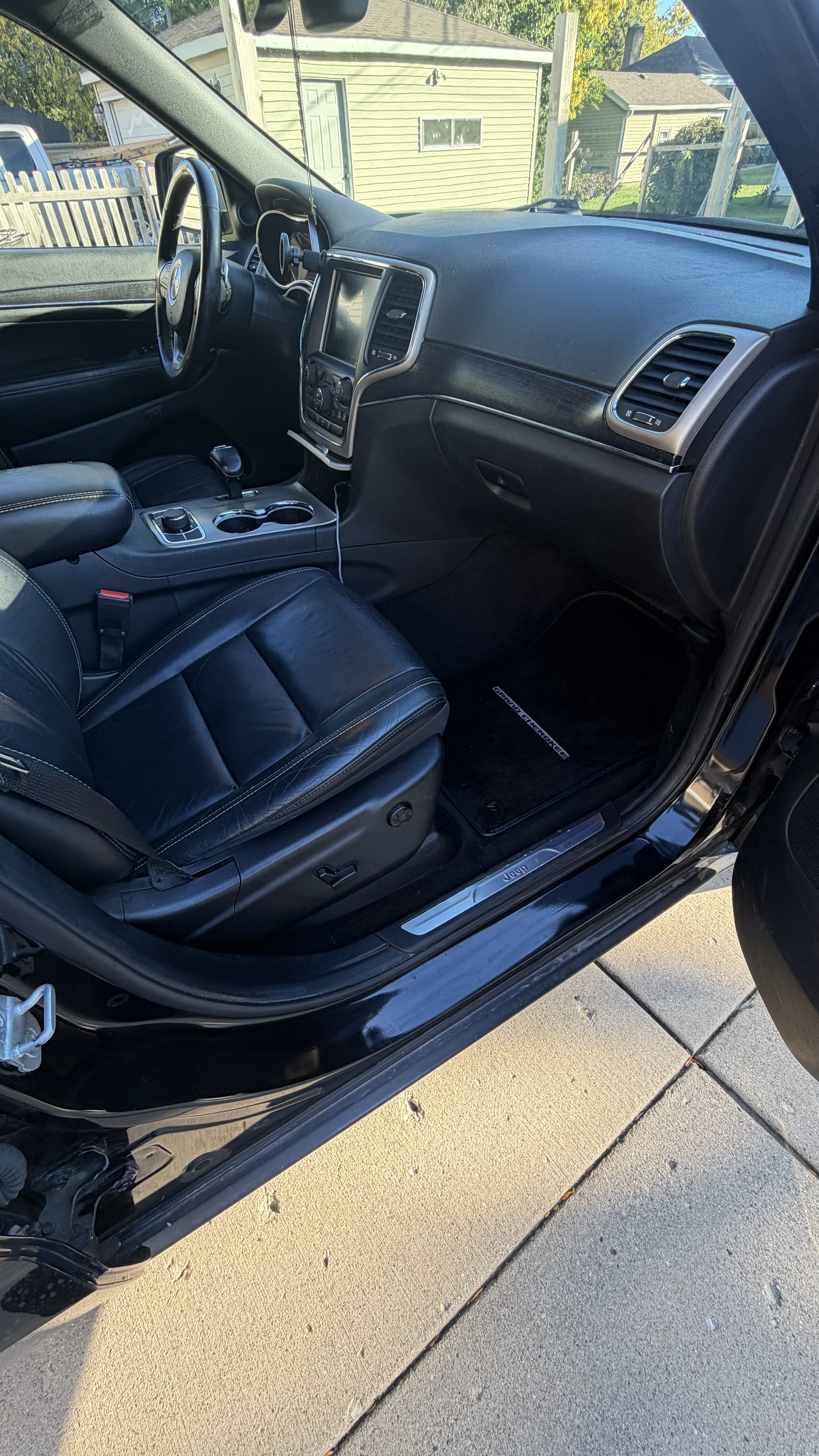 Used 2014 Jeep Grand Cherokee Limited AWD/4WD image 9