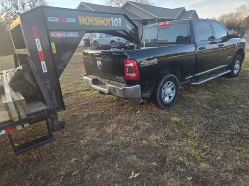 Used 2020 RAM 2500 Tradesman w/ Chrome Appearance Group image 2