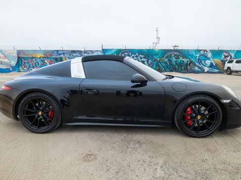 Used 2015 Porsche 911 Targa 4S image 10