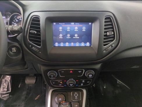 Used 2021 Jeep Compass Sport FWD image 14