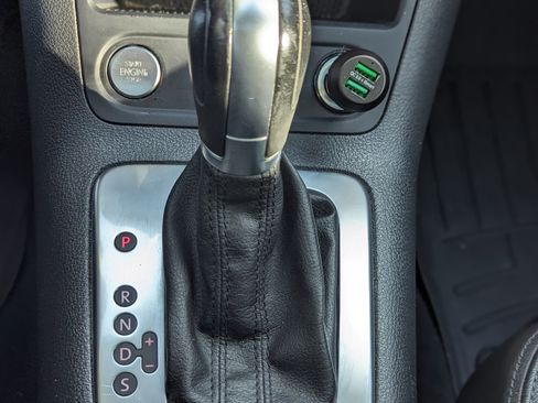 Used 2016 Volkswagen Tiguan SEL image 14