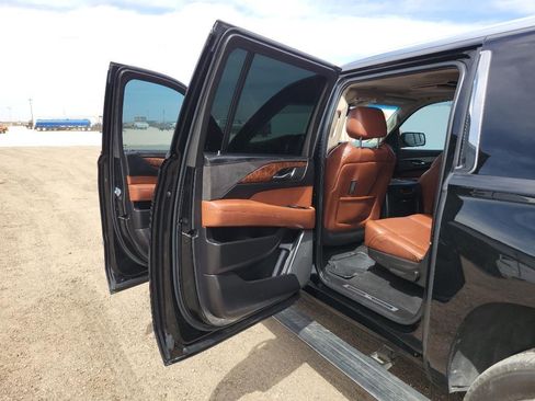 Used 2015 Cadillac Escalade ESV Premium AWD/4WD image 5