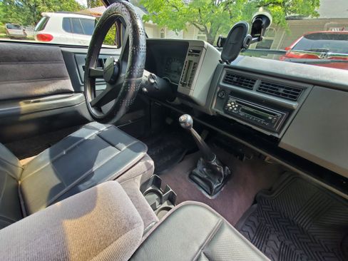 Used 1993 Chevrolet S10 Pickup 2WD Extended Cab image 12