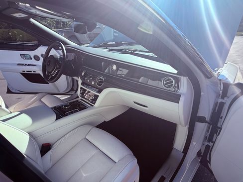 Used 2022 Rolls-Royce Ghost image 21