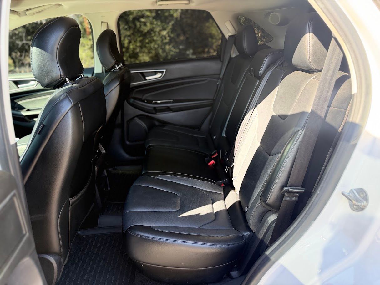 Used 2015 Ford Edge Titanium FWD image 11