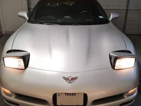 Used 2003 Chevrolet Corvette Coupe w/ Preferred Equipment Group image 5