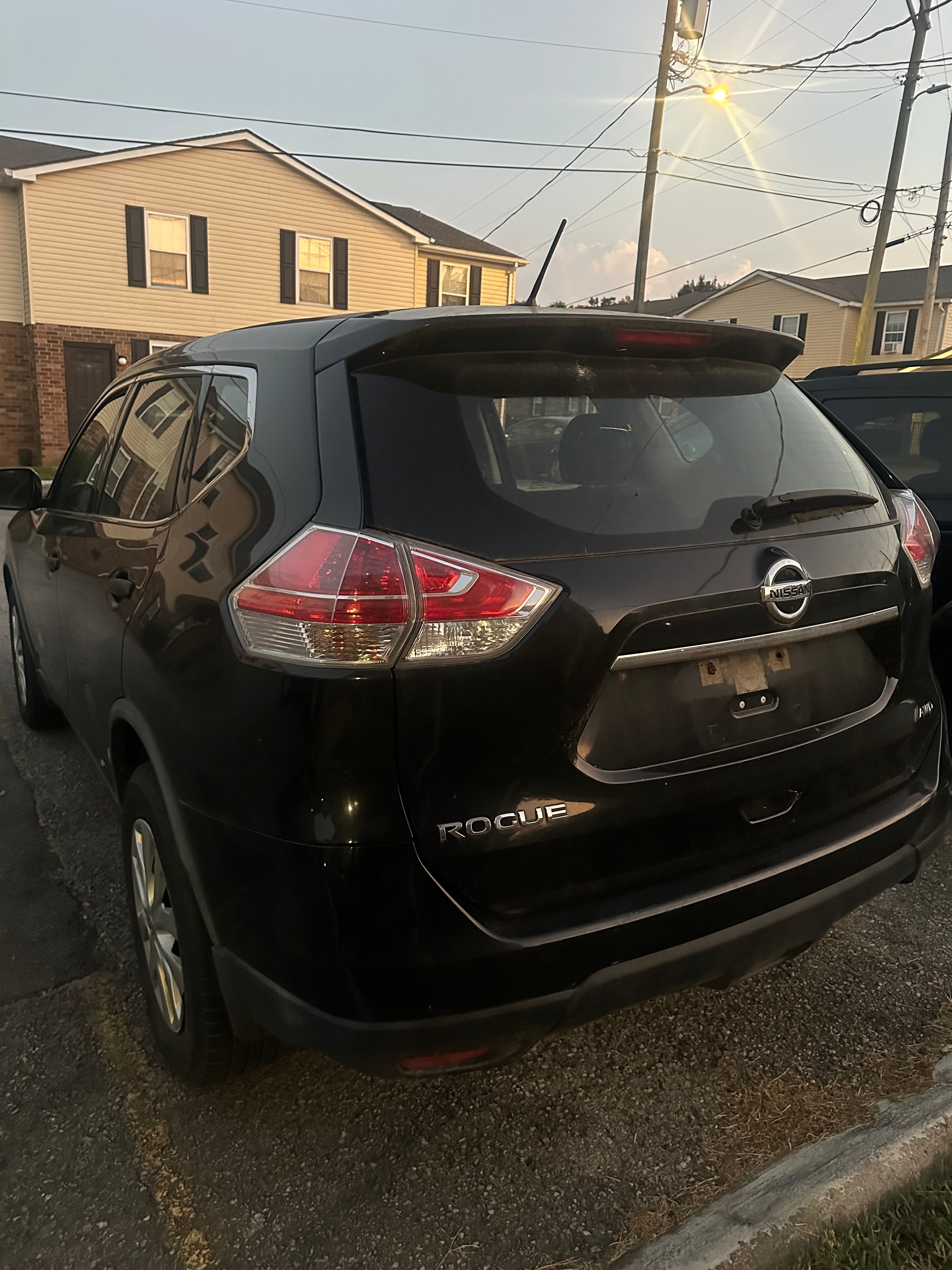 Used 2016 Nissan Rogue S AWD/4WD image 8