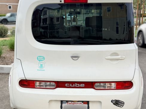 Used 2012 Nissan Cube 1.8 S w/ Interior Illumination Pkg image 5