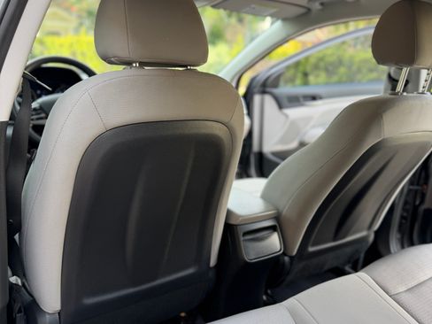 Used 2018 Hyundai Elantra SEL FWD image 9