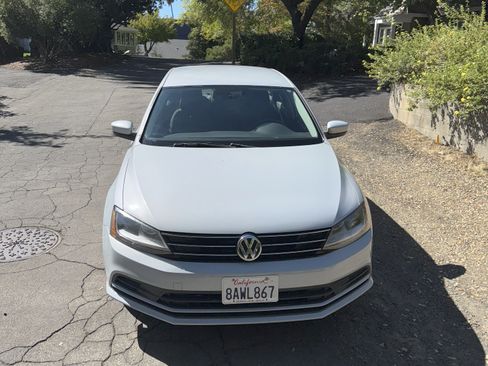 Used 2017 Volkswagen Jetta S image 1
