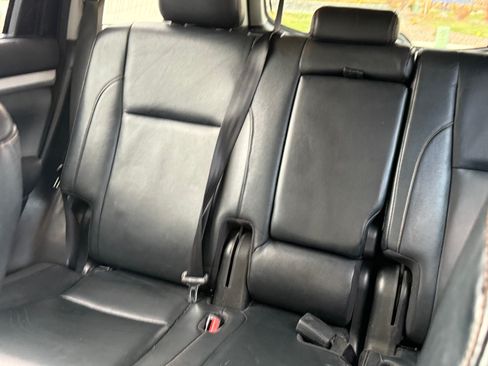 Used 2017 Toyota Highlander XLE image 17