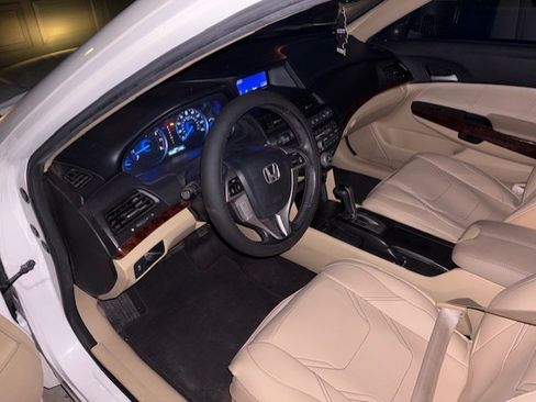 Used 2010 Honda Crosstour EX-L image 17