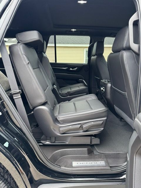 Used 2021 GMC Yukon Denali w/ Denali Premium Package AWD/4WD image 15