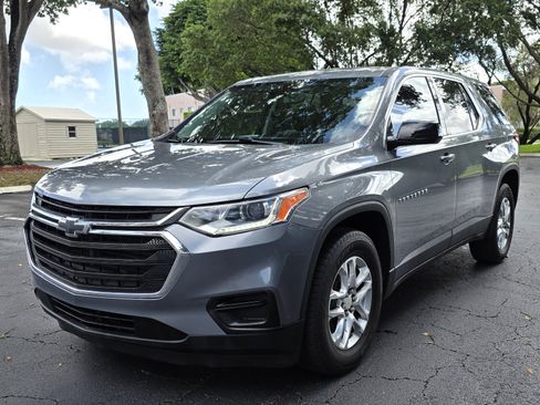 Used 2018 Chevrolet Traverse LS image 1