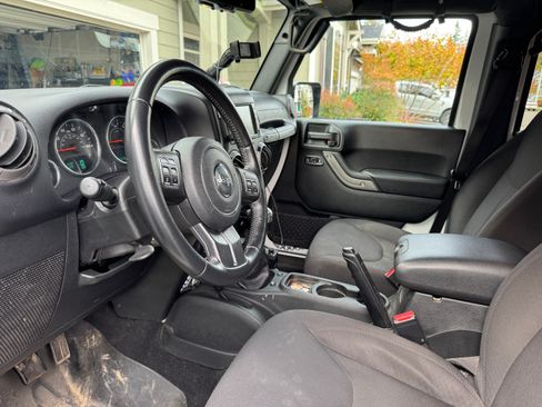 Used 2017 Jeep Wrangler Unlimited Sport w/ Quick Order Package 23S AWD/4WD image 9