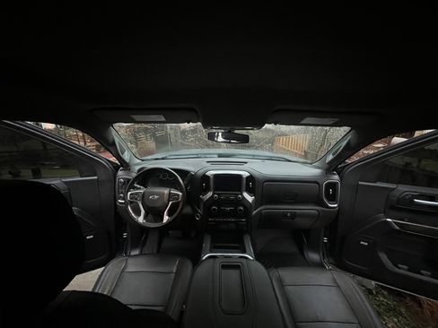 Used 2020 Chevrolet Silverado 1500 LT Trail Boss image 6