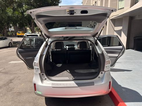 Used 2013 Toyota Prius V Five image 13