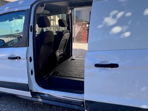 Used 2015 Ford Transit Connect XLT image 22