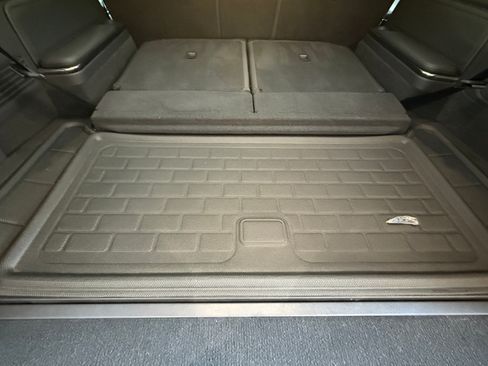 Used 2022 Rivian R1S Launch Edition image 9