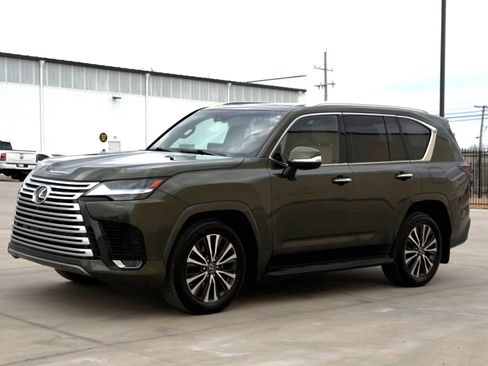 Used 2022 Lexus LX 600 4WD w/ Interior Upgrade Package image 4