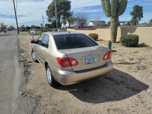 Used 2005 Toyota Corolla LE image 10