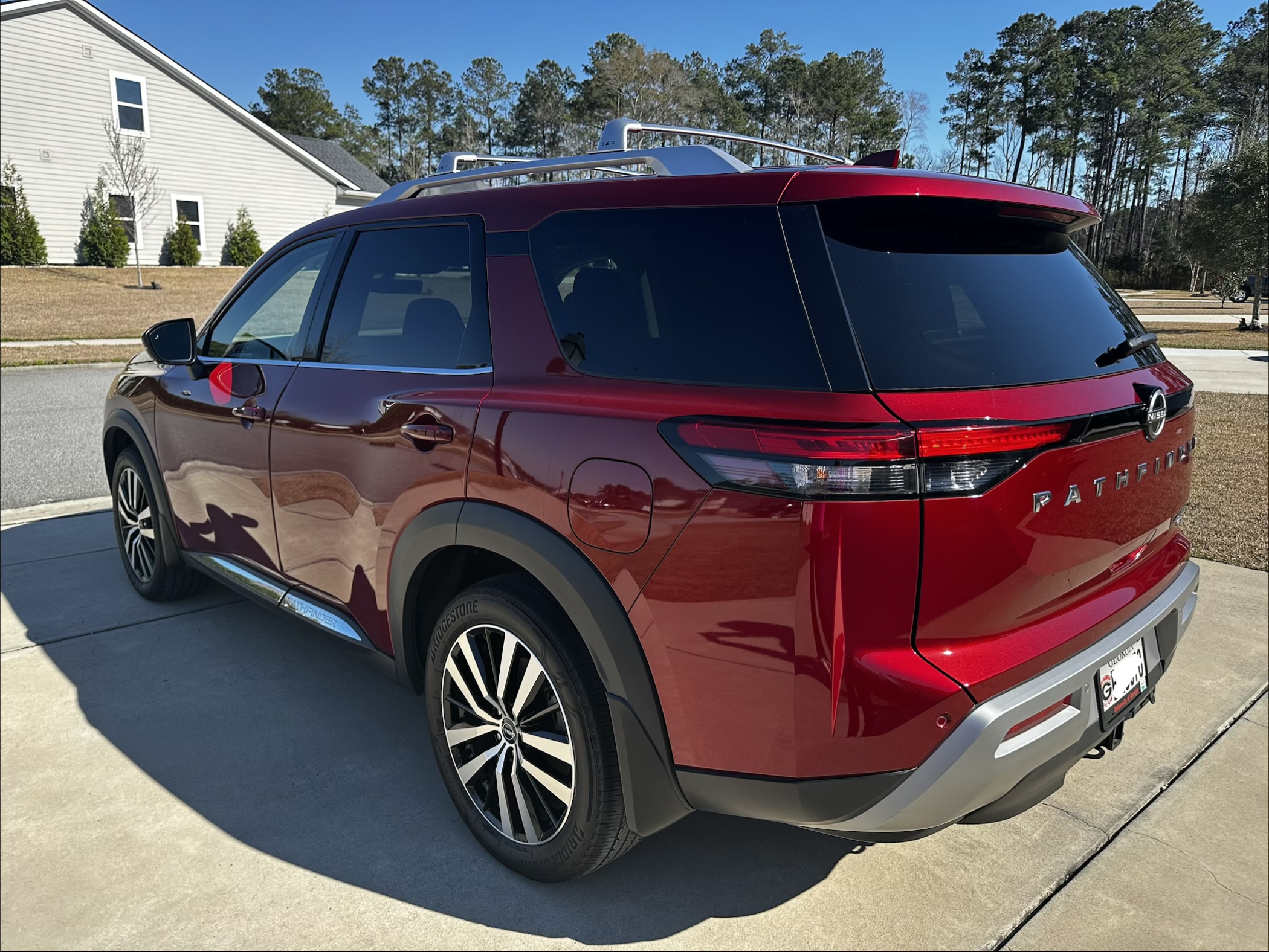 Used 2023 Nissan Pathfinder Platinum AWD/4WD image 4
