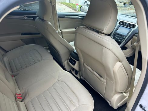 Used 2016 Ford Fusion SE image 13