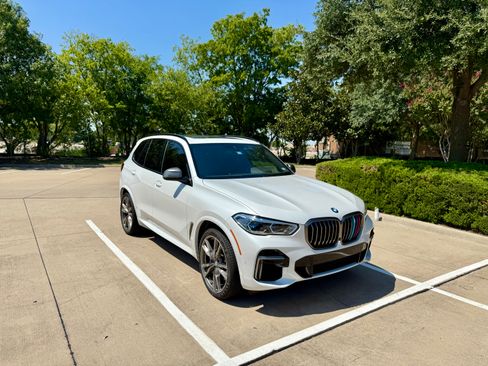 Used 2022 BMW X5 M50i w/ Executive Package image 1