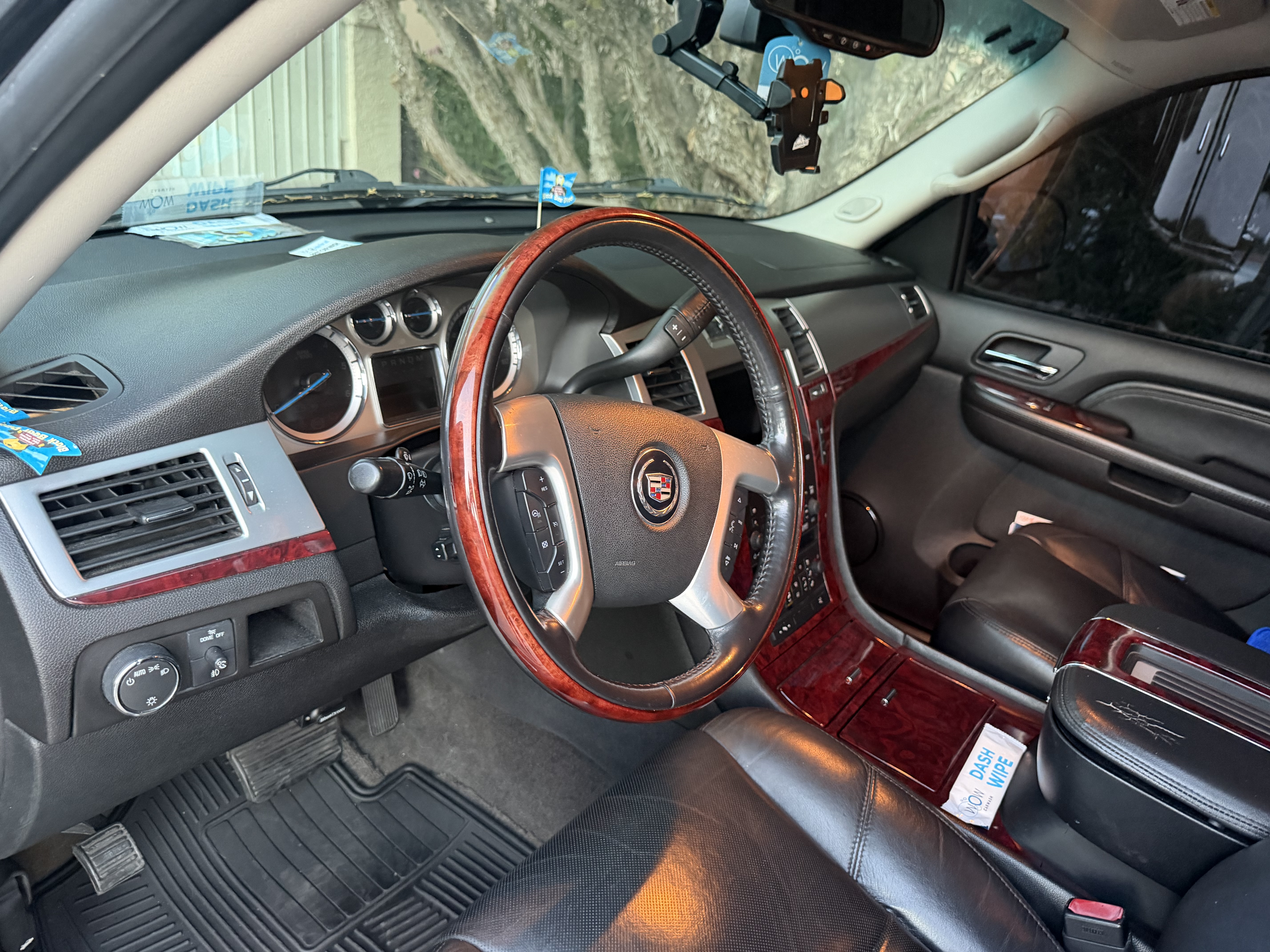 Used 2009 Cadillac Escalade EXT AWD/4WD image 12