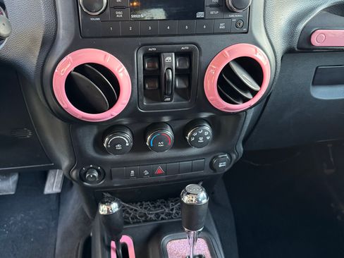 Used 2012 Jeep Wrangler Unlimited Sport image 4