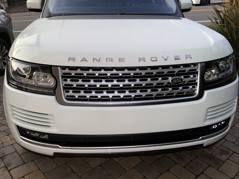 Used 2017 Land Rover Range Rover HSE image 10