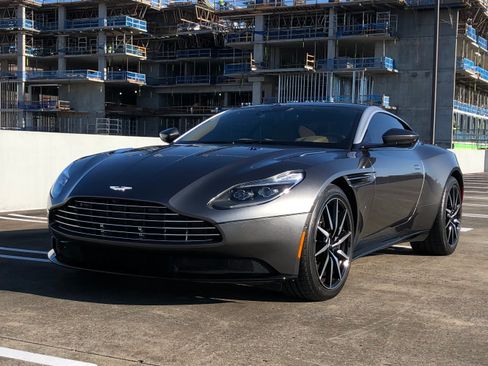 Used 2017 Aston Martin DB11 V12 RWD image 24