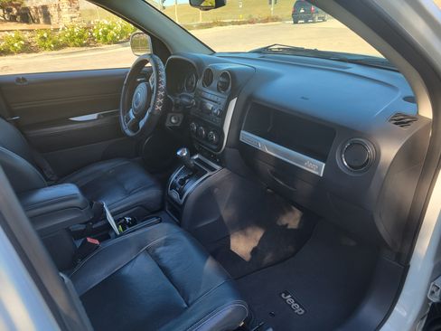 Used 2015 Jeep Compass High Altitude image 6