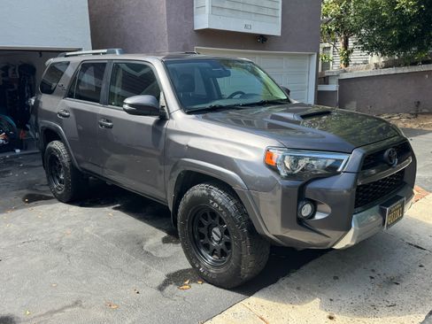 Used 2018 Toyota 4Runner TRD Off-Road Premium image 6