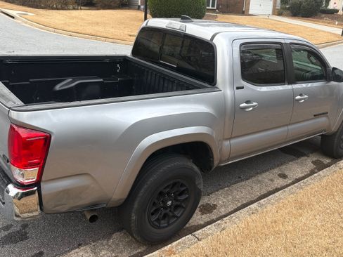 Used 2021 Toyota Tacoma SR5 image 6