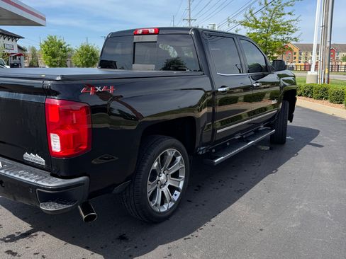 Used 2018 Chevrolet Silverado 1500 High Country image 2