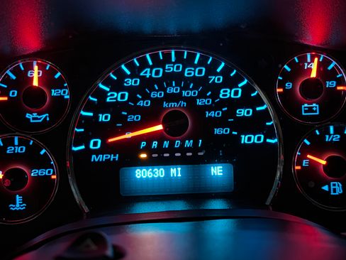 Used 2021 Chevrolet Express 2500 LS w/ Driver Convenience Package RWD image 4