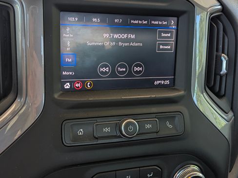 Used 2020 GMC Sierra 2500 4x4 Crew Cab w/ Gooseneck/5TH Wheel Package image 4