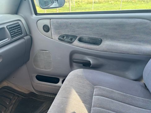 Used 1997 Dodge Ram 1500 Truck 4x4 Club Cab image 16