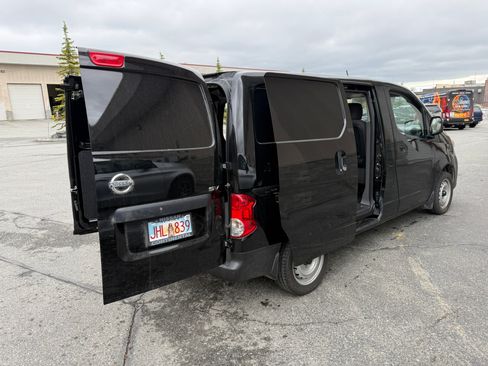 Used 2016 Nissan NV200 SV w/ Technology Package FWD image 11