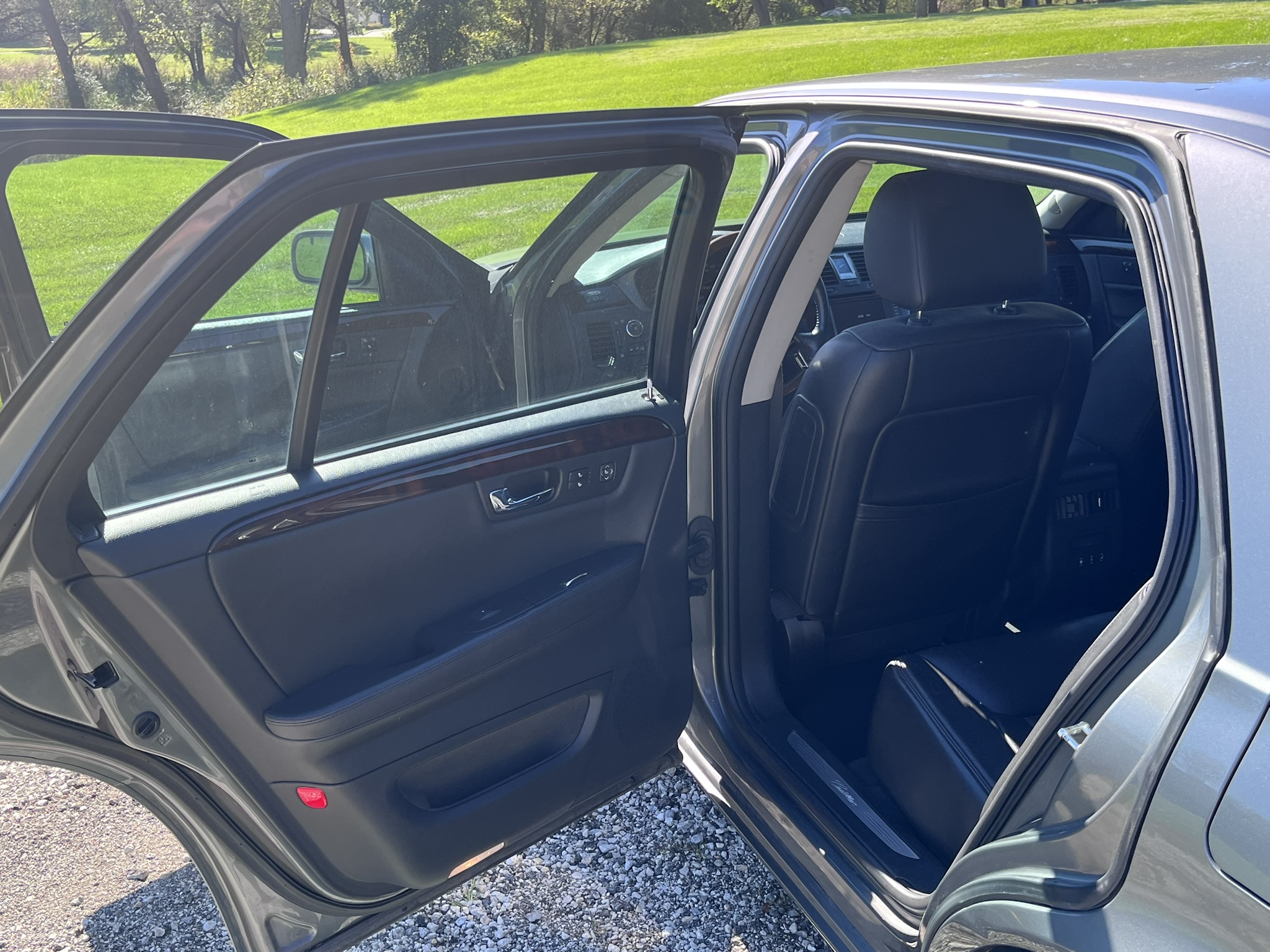 Used 2008 Cadillac DTS FWD image 11