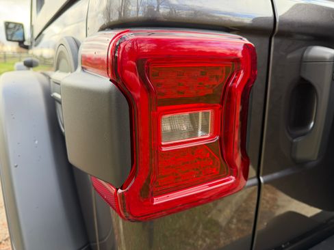 Used 2026 Jeep Wrangler Unlimited Rubicon image 16