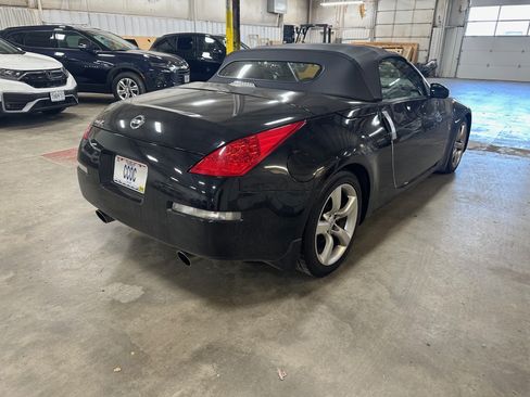 Used 2006 Nissan 350Z Grand Touring image 9