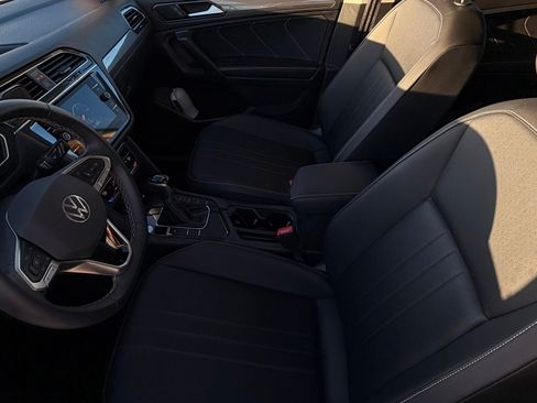 Used 2023 Volkswagen Tiguan SE image 19